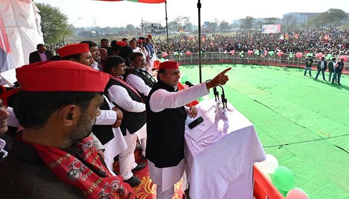 अटल की धरती पर अखिलेश ने किया भाजपा पर हमला, कहा - वे गर्मी की बात करते हैं हम भर्ती की